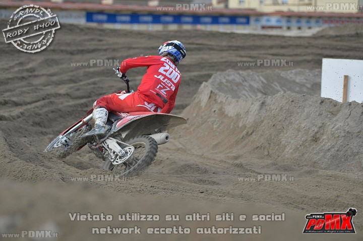 _ROB8447 (Copy).jpg